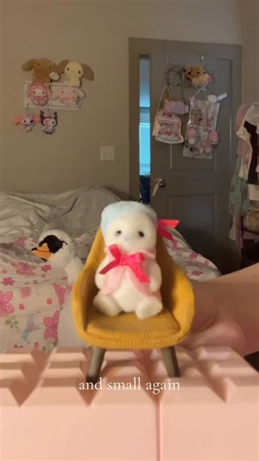 Mel❦vy🪽 | BIG n smol 🦭🦭 still the same seal (⌯˃̶᷄ ⁻̫ ˂̶᷄⌯) ∴∵∴ ୨୧ ∴∵∴ ୨୧ ∴∵∴ ୨୧ ∴∵∴ ୨୧ ∴∵∴ ୨୧ ∴∵∴ #seal #seals #calicocritters #sylvanianfamilies... | Instagram