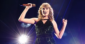 Taylor Swift Got Loose At A Party & Fans Won't Calm Down About It