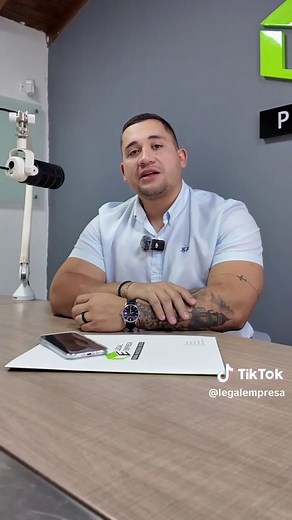 ¿Estás pagando correctamente a tu empleada doméstica en 2026? Muchos empleadores no saben que el valor cambia si trabaja tiempo completo o por dias En este video te explicamos la base legal para que tengas claridad Si quieres saber cuánto deberías pagar exactamente según tu caso, escríbenos la palabra