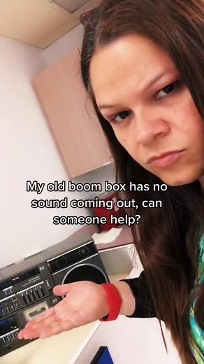 Troubleshooting Sound Issues on an Old Boombox