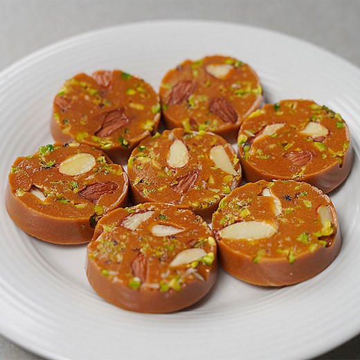 2.3M views · 4.8K reactions | Kadak Sohan Halwa | Sohan Halwa Chakki | Halwai Style Kadak Sohan Halwa Recipe | Yummy Recipes | Facebook