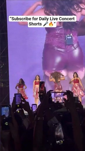 ⚡ Sunidhi Chauhan High Energy Dance on Stage 🔥 Live Concert #shorts #dance #viral