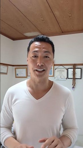 外反母趾、膝が痛い方：床から立ち上がる際に。