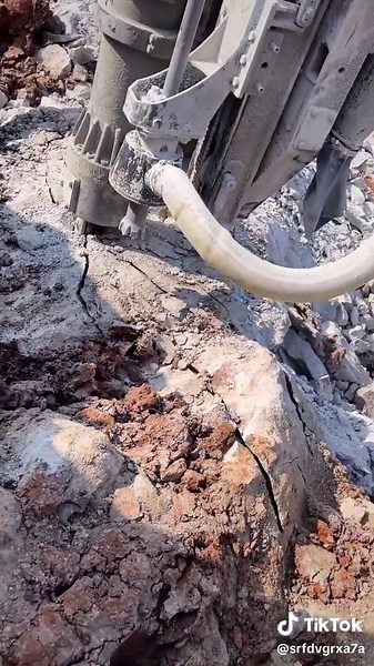 High-Efficiency Excavator Drilling and Fracturing Integrated Machine