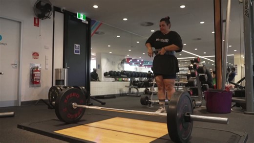 Alice Springs powerlifter encouraging more women to join the sport