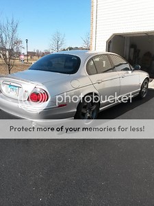 2003 jaguar S Type R 400 hp Brembos.