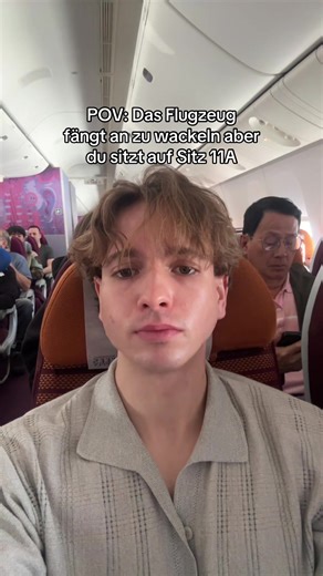 POV: Wackelndes Flugzeug Erlebnis aus Sitz 11A