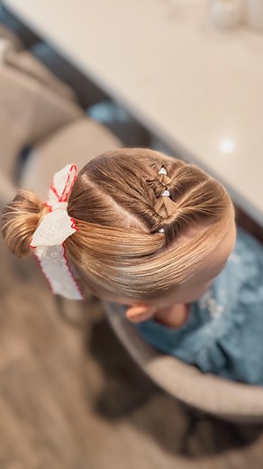 32K views · 1.2K reactions | ✨ Holiday Season ✨Toddler Hairstyle Part 4 Bow is @dittobug_hair ❤️Use code DANIELA10 for a discount 﫶 Comment “hair” and i will send you a dm with all our favorite products  #toddlerhairstyles #hairstyletutorial #easyhairstyles #cutehairstyles #viralhair #hairstyleforgirls #hairstyleideas #holidayhair #fblifestyle #messybuns | Hairstylingmom | Facebook