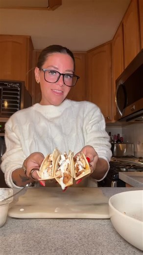 Bbq ranch chicken tacos! #recipe #easyrecipes #dinner #dinneridea #lowcarb #lowcal #lowcarbdiet #keto #ketorecipes #mealideas #weightlossmission #weightlossrecipes #weightlossstory #weightlossinspo #vsgmeals #vsgpostop #bariatric #bariatriccommunity #bariatricsurgery #gastricsleevesurgery #quickmeals #quickrecipes | Demi Ouimet