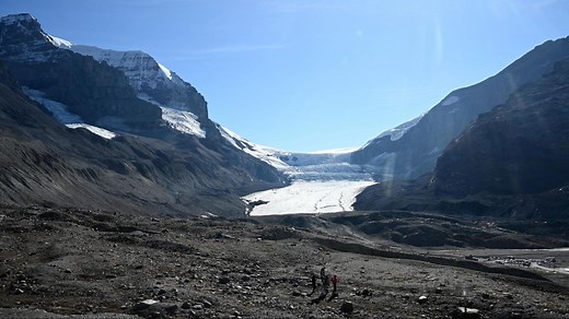 Record nine metres of melt observed on Alberta’s Athabasca Glacier  - The Weather Network