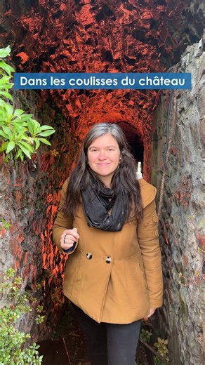 Adèle vous emmène découvrir un endroit du château habituellement inaccessible au public : une galerie romane ! #chateaudefougeres #Fougères #exploration #secret #endroitcaché | Fabuleux château de Fougères - officiel