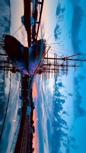 海に浮かぶ帆船と夕焼け|富山県射水市海王丸パーク|A Sailing Ship on the Sea and the Sunset | Kaioumaru Park, Toyama #海王丸パーク