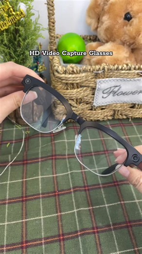 Smart Glasses with AI and Recording Features