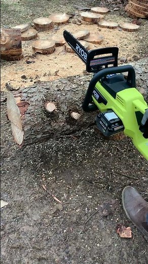 RYOBI RY40580 Chainsaw (Super Quick Review) 40V Cordless 18 INCH with 5 0 Amp Hour Battery & Charger