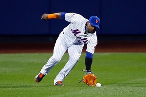 Yoenis Cespedes allows inside-the-park home run by refusing to pick up ball (Video)