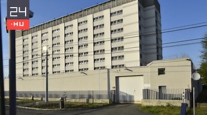 Roncsolódott egy rab karja a Venyige utcai börtön mosodájában | 24.hu