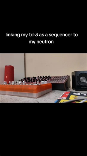 #behringer #acid #neutron #sounddesign #live