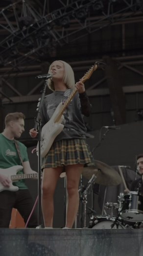 Hana Lily Backstage Pass with Coldplay: Unforgettable Moments