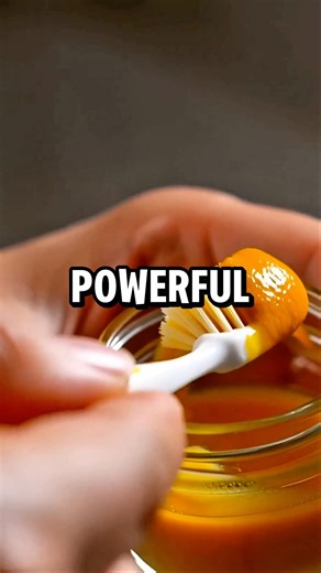 Golden Toothpaste: The Natural Way to Whiten Teeth 🦷 #health #naturalremedy