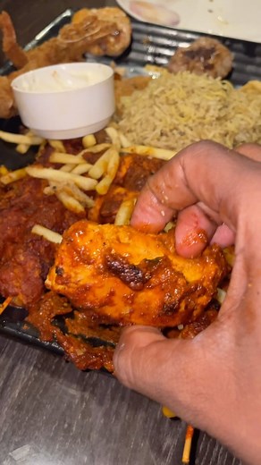 Hyderabad ka zabardast mix plater🤤 *signature tawa plater* #viralvideo #reel #tasty #platter #hyderabad Price 2800 Location : coal spark Gachibowli Hyderabad | Shaik Abdul Hyder
