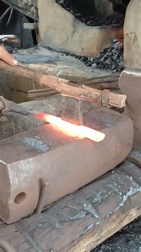 the process of stamping rubber tapping knives #blacksmith #metalwork #america #usa
