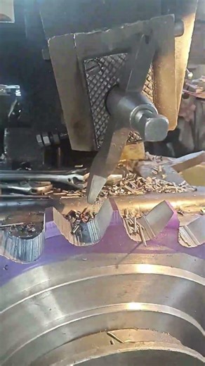 Precision Metal Shaping: High-Speed Machining of a Massive Industrial Gear