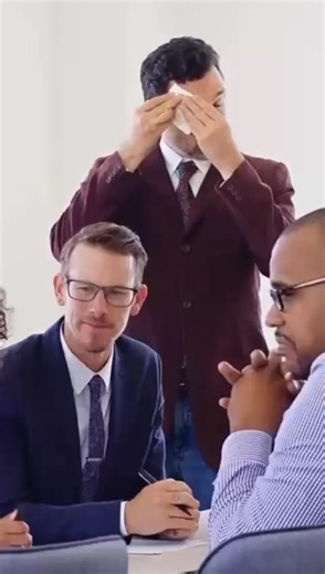 Professional knowledge තියෙනවා. Experience තියෙනවා. But meetings වලදී English confidence එක නැති නිසා voice එක silent වෙනවද? This is not a grammar problem. This is a Career English strategy problem. My Career English Mastery Program helps professionals: • Speak confidently in meetings • Deliver clear presentations • Use the right phrases for real workplace situations And I’m opening the FIRST Strategic Session completely FREE. This is not a mass English class. This is for professionals who want 