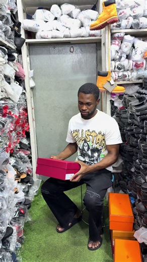 Quality Men’s Slippers Available in Sizes 40-45