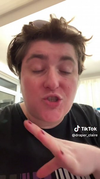 What do you mean you dont know why she is crying? She’s crying because kids are unsafe in 🇵🇸