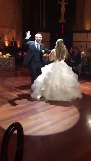 Neil Diamond - Sweet Caroline - Father - daughter wedding dance