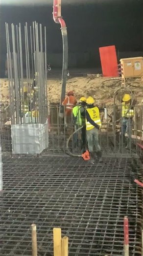 Technical pouring concrete of Giant Pile Cap for Condo