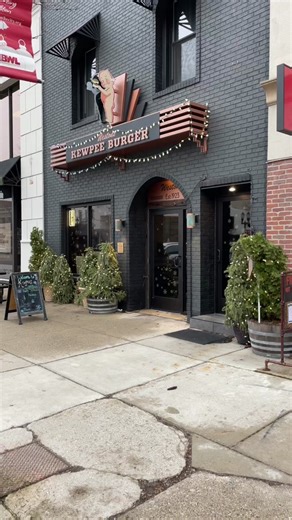 100-Year-Old Restaurant in Lansing | Must-Try Olive Burger!