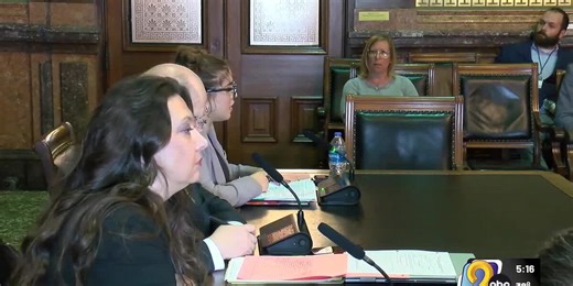 Iowa lawmakers advance employee citizenship verification bill