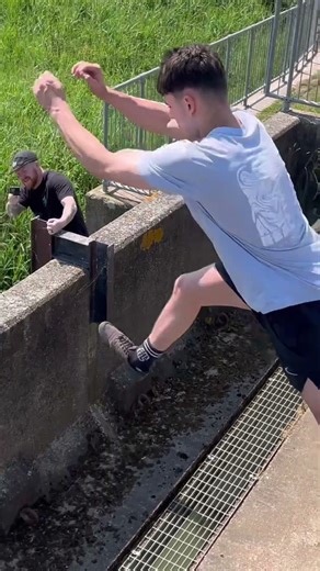 Could you go for this? #parkour #precision #waterchallange #cleethorpes #bridge #teamreality