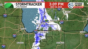 Here's a look at our Stormtracker Radar just after 5pm. Expect burst of moderate to heavy snow under this lake effect snow band through the evening. This band will move out overnight but travel will be slick. wsbt.com/weather | Abby Weppler WSBT