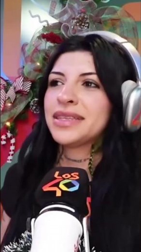 Yes, it's me! Cazzu mocks Angela's 'sponges' live on air and the audience goes wild