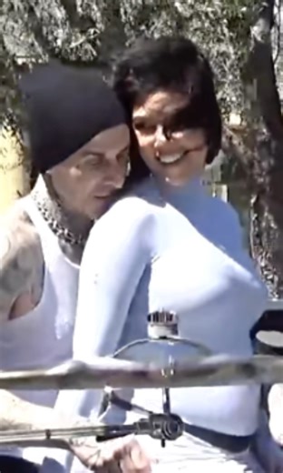Kourt and Trav's adorable gender reveal