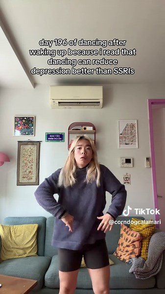 it’s starting to get cold and i’m starting to get lazy #mentalhealthmatters #mentalhealthawareness #mentalhealthsupport #somatichealing #somatictherapy