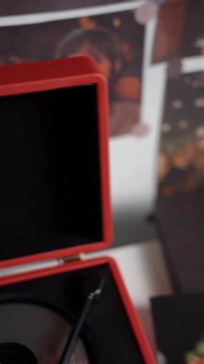 情怀与实用并存，复古CD机不仅是播放器，更是磁吸小卡收藏架，治愈每个听歌时刻