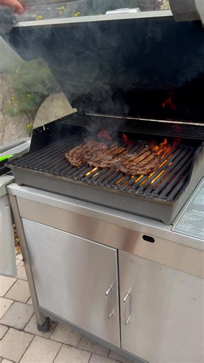 Smells of summer 🥩🔥 | Allyson Rae