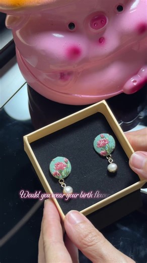 January’s birth flower — Carnation 🌸 Tiny, delicate, and stitched by hand. Would you wear your birth flower? ✨ Follow for more tiny embroidered flowers #JanuaryBirthFlower #Carnation #HandEmbroidery #EmbroideredJewelry #BirthFlower