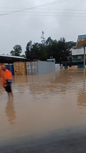 BREAKING NEWS: Flood in Kindeng jiwaka province . Kindeng has been affected by severe flooding, which has impacted the Highlands Highway. The flooding has caused significant damage, including destroyed homes, food gardens, and roads. | AKII Devels MEDIA