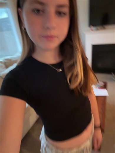 Alex (@alexandracramer8)’s videos with missing something - 🎸🪩