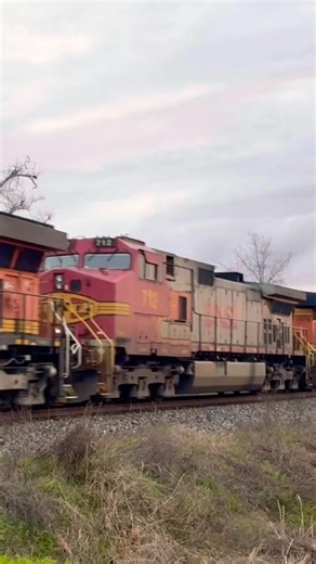 CSXT 3307 leads on CSX M601-26 with a BNSF FB trailing on 02/26/2025 #Shorts #train