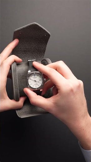 Unbox the Alpiner Extreme Solarmetre, a Swiss-made timepiece featuring a solar quartz movement.