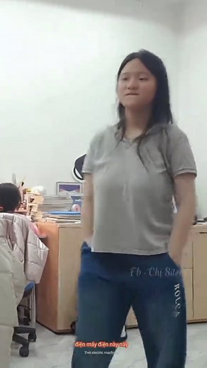 Gia Linh thể hiện biểu cảm khó chịu thú vị