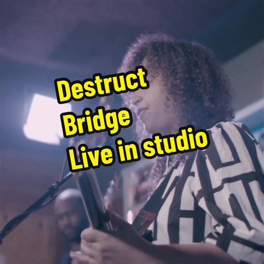 I’m on tour super soon! All over the USA and dates are still being added, check my website tour calendar for tickets. Chicago, Midwest, east coast, west coast and maybe even Spain and Japan. Check my website calendar and also find me more regularly anywhere but here (YT is the best, Insta is cool too) #fyp #songwriter #singer #guitar