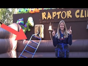 Awesome Carnival Worker Demonstrates How to Win Rope Ladder Climb Carnival Game