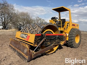 Hypac C852B Self-Propelled Vibratory Padfoot Compactor | Construction