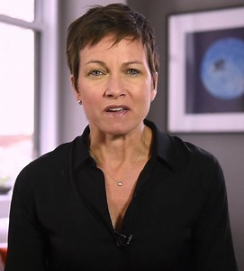 Stephanie Gosk | Biography